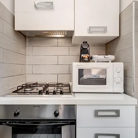 Trevi Linda Apartment- Your Italian Holidays * Roma