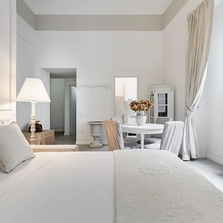 Trevi Linda Apartment- Your Italian Holidays