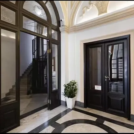 Trevi Linda Apartment- Your Italian Holidays Roma