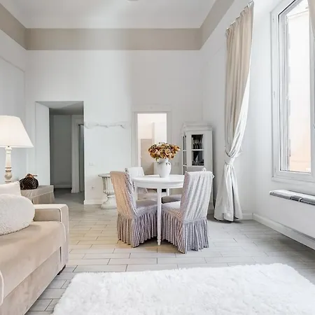 Trevi Linda Apartment- Your Italian Holidays *