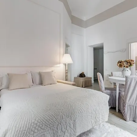 Trevi Linda Apartment- Your Italian Holidays * Roma