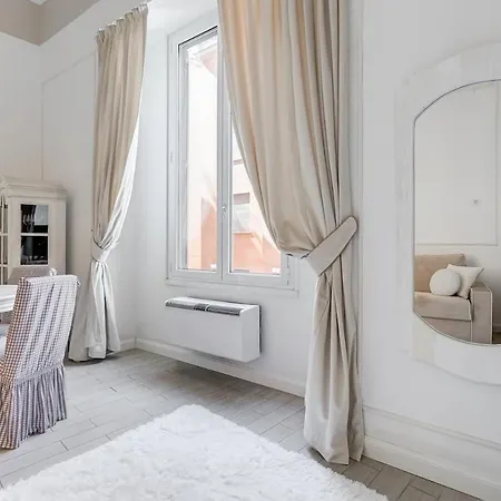 Trevi Linda Apartment- Your Italian Holidays * Roma